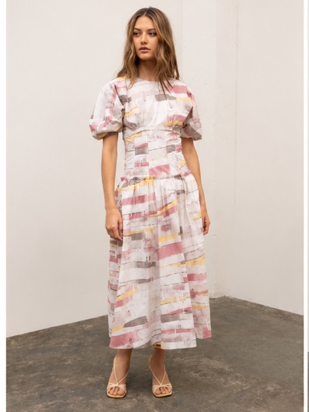 Viscose blend Moon River Abstract print Puff Sleeves Back Cut-Out Dress Size S